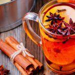 طريقة عمل مشروب التفاح بالقرفة واللوز