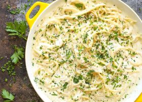 طريقة عمل مكرونة بالصلصة البيضاء