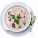 طريقة عمل شوربة المشروم بصدورالدجاج