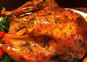 طريقة عمل ديك رومي روستو بالتفاح والبرتقال