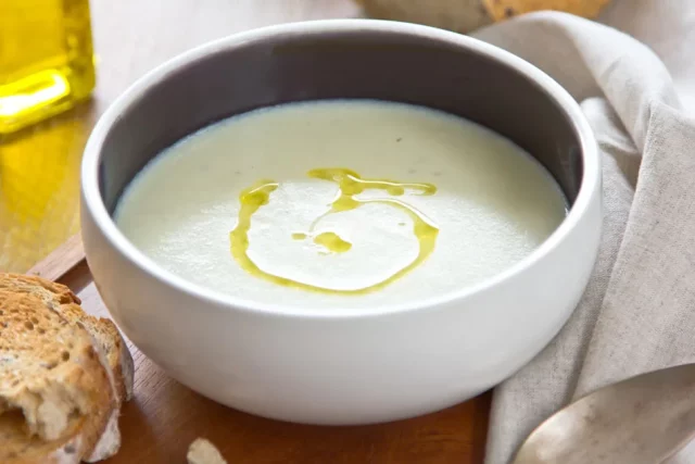 طريقة عمل شوربة كويكر بالحليب