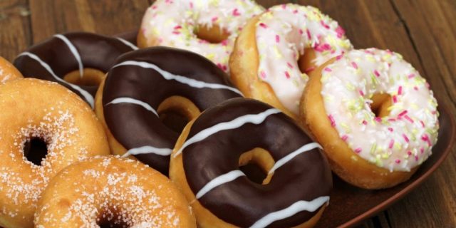 طريقة عمل الدونات الهشة