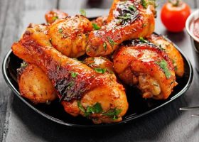 طريقة عمل أفخاذ الدجاج بالحمص والهريسة الحارة