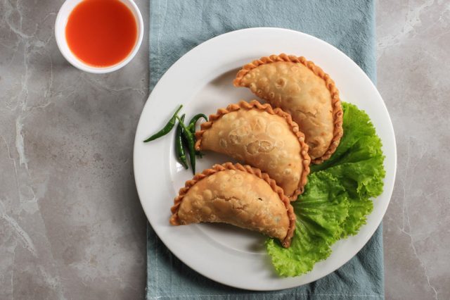 طريقة عمل عجينة سمبوسة البف