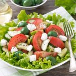 طريقة عمل سلطة خضراء بالجبنة وبذور الشيا