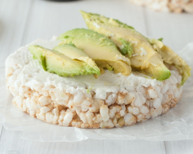 طريقة عمل حلى الفواكة بالأفوكادو للرجيم