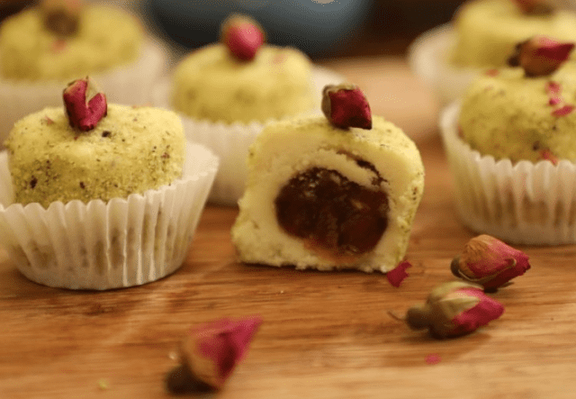 طريقة عمل غريبة محشية بالتمر