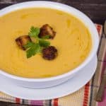 طريقة عمل شوربة القرع المشوي الحارة