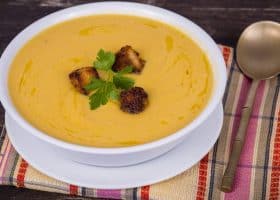 طريقة عمل شوربة القرع المشوي الحارة