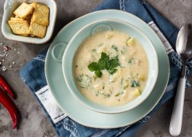 طريقة عمل شوربة البطاطس بالدجاج الصحية