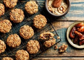 طريقة عمل القرص الطرية بالتمر والشوفان للرجيم