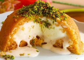 طريقة عمل حلى التمر بالسميد والقشطة