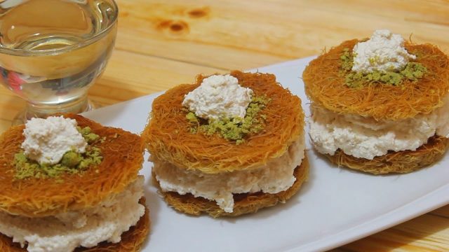 طريقة عمل حلى تاج القشطة