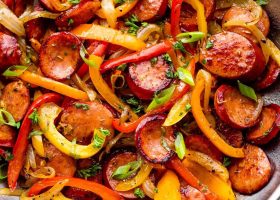 طريقة عمل السوسيس بالفلفل الألوان والجبن الشيدر