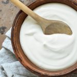 طريقة عمل اللبن الزبادي بالمنزل