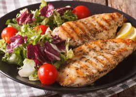 طريقة عمل صدور الدجاج بالبسلة