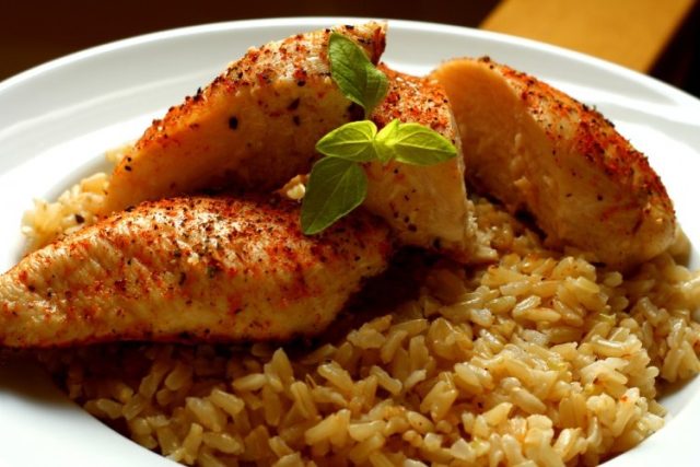 طريقة عمل دجاج محمر بالفرن بالكاجون للرجيم