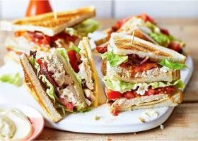 طريقة عمل كلوب ساندويش بالبيستو