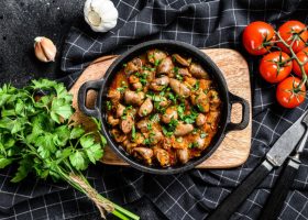 طريقة عمل الكبدة بالطماطم و الريحان