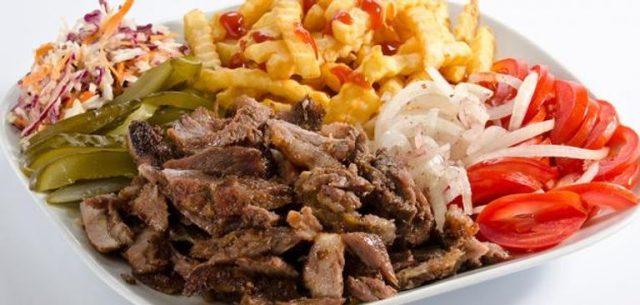 طريقة عمل شاورما اللحم بتتبيلة الكيوي