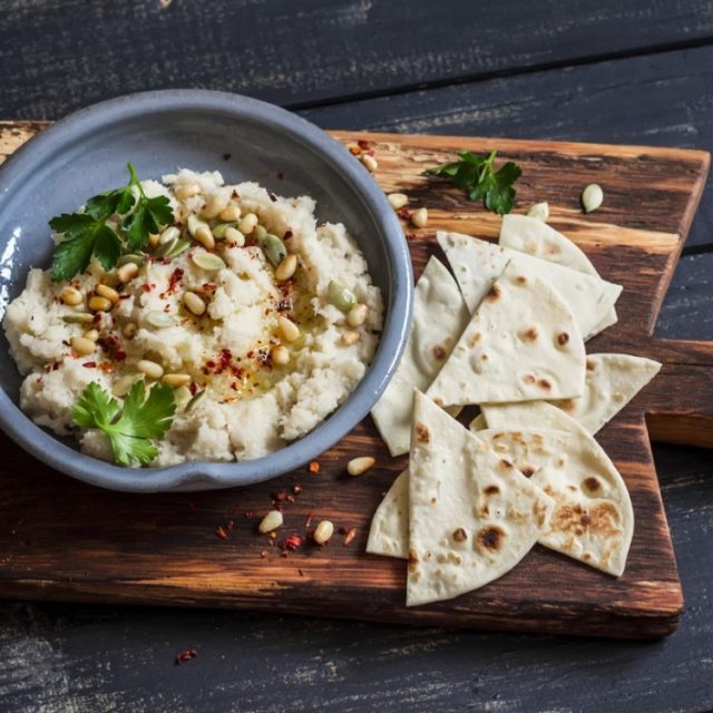 طريقة عمل متبل قرنبيط مشوي