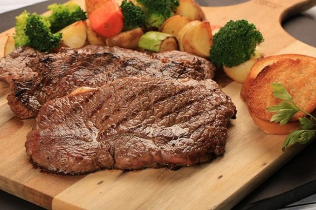 طريقة عمل ستيك اللحم بالكريمة