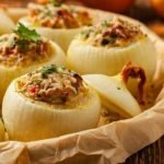 طريقة عمل محشي البصل بدبس الرمان