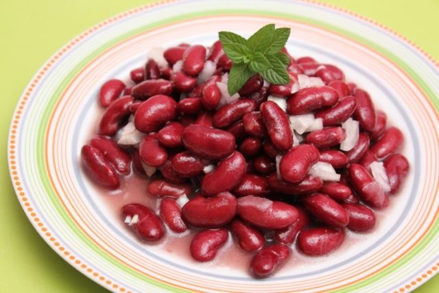 طريقة عمل سلطة الفاصوليا الحمراء بالثوم والليمون