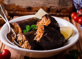 طريقة عمل يلنجي الباذنجان بالبرغل