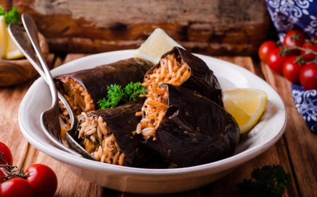 طريقة عمل يلنجي الباذنجان بالبرغل