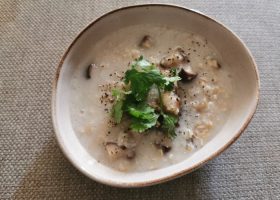 طريقة عمل شوربة الشوفان باللحم المفروم