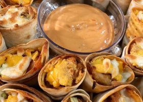 طريقة عمل أقماع التورتيلا بالدجاج