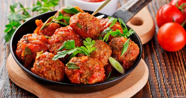 طريقة عمل كفتة بصوص الطماطم في الفرن