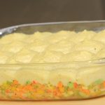 طريقة عمل صينية بطاطس بوريه بالخضار