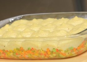 طريقة عمل صينية بطاطس بوريه بالخضار