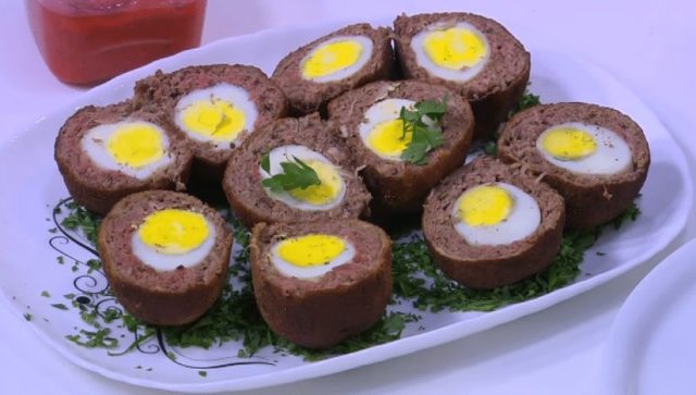 طريقة عمل قالب اللحم بالبيض المسلوق