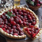 طريقة عمل تارت التوت بالكاسترد والشوكولاتة