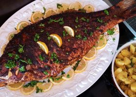 طريقة عمل تتبيلة السمك المشوي على الفحم