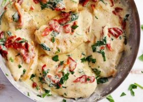 طريقة عمل صدورالدجاج بالبيبيروني والموزريل