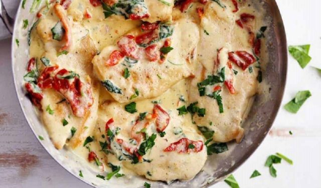 طريقة عمل صدورالدجاج بالبيبيروني والموزريلا