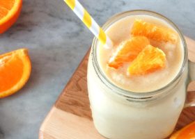 طريقة عمل سموثي البرتقال بالزبادي