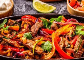 طريقة عمل فاهيتا اللحم بالفلفل الملون