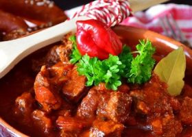 طريقة عمل كباب حلة بالطماطم