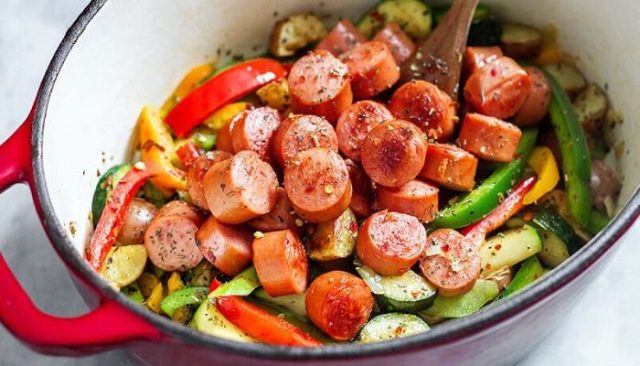 طريقة عمل السوسيس بالصلصة الحارة