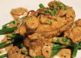 طريقة عمل صدور الدجاج بالفلفل والمشروم