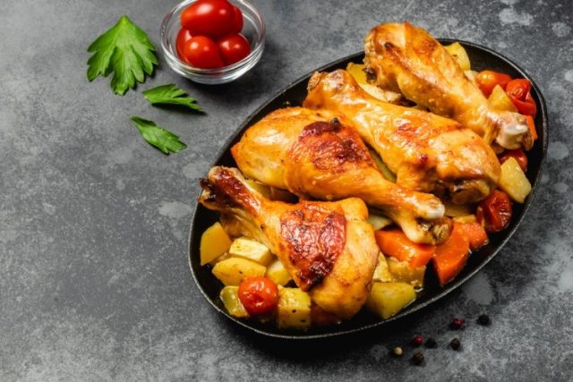 طريقة عمل أفخاذ الدجاج بالثوم والبصل