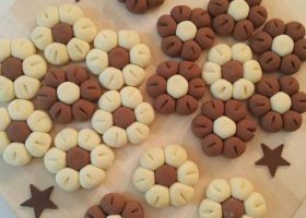 طريقة عمل بسكويت الورد