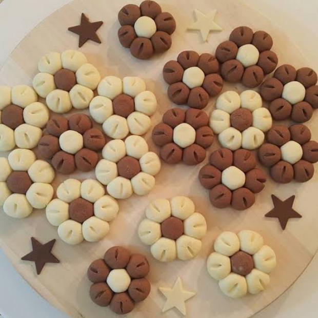 طريقة عمل بسكويت الورد