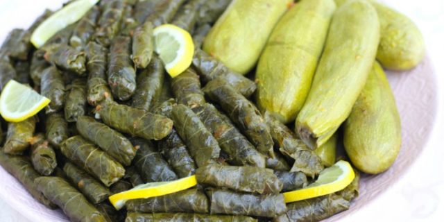 طريقة عمل محشي ورق عنب وكوسا فلسطيني