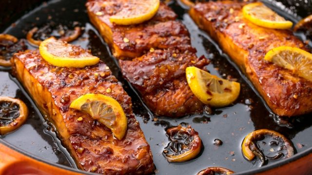 طريقة عمل السلمون بصوص الصويا